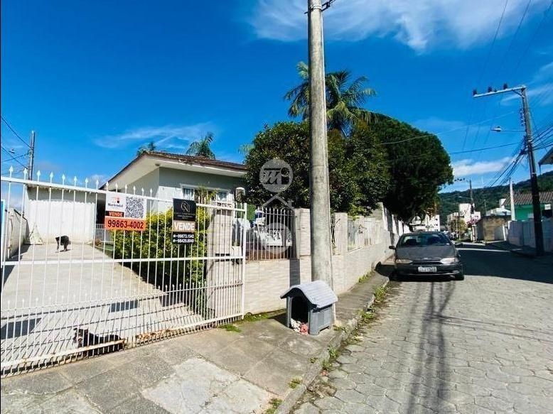 Casa em Pedra Branca, Palhoça. 4 quartos, 170m². Imagem 2 de 17