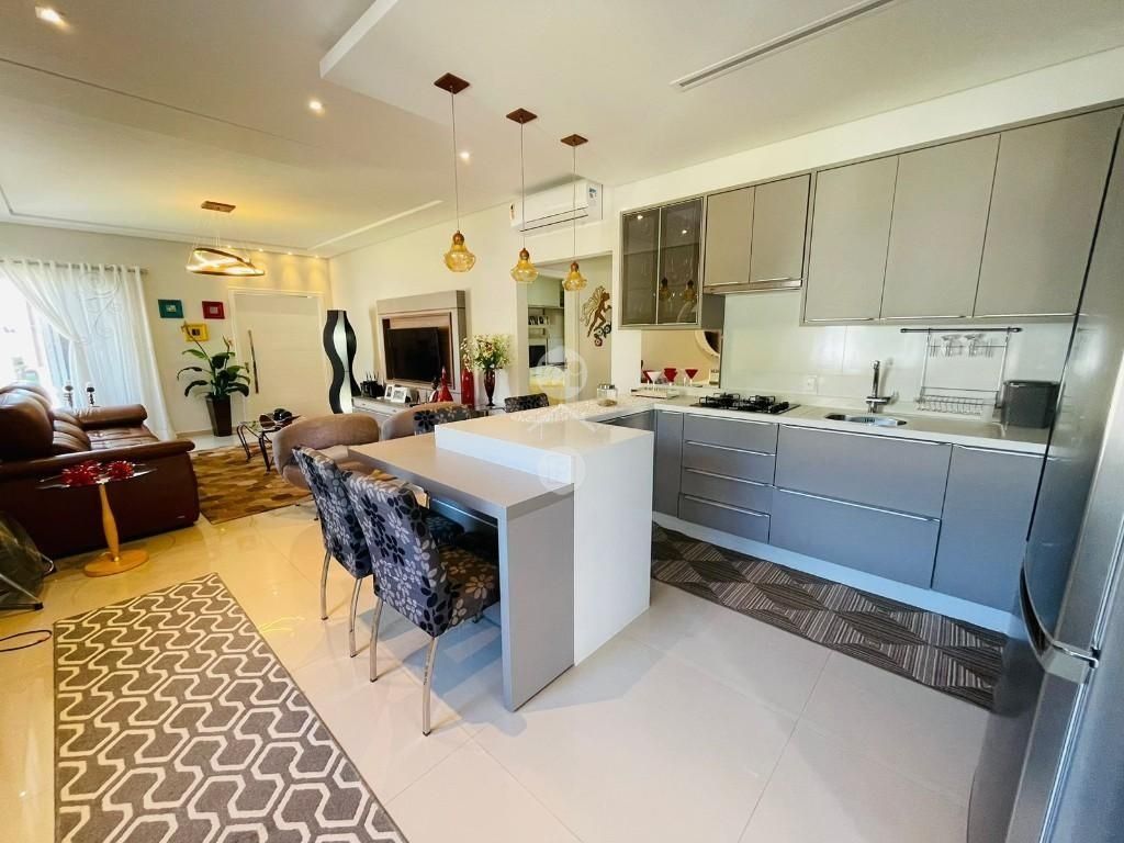 Casa em Praia de Fora, Palhoça. 3 quartos, 165m². Imagem 3 de 17