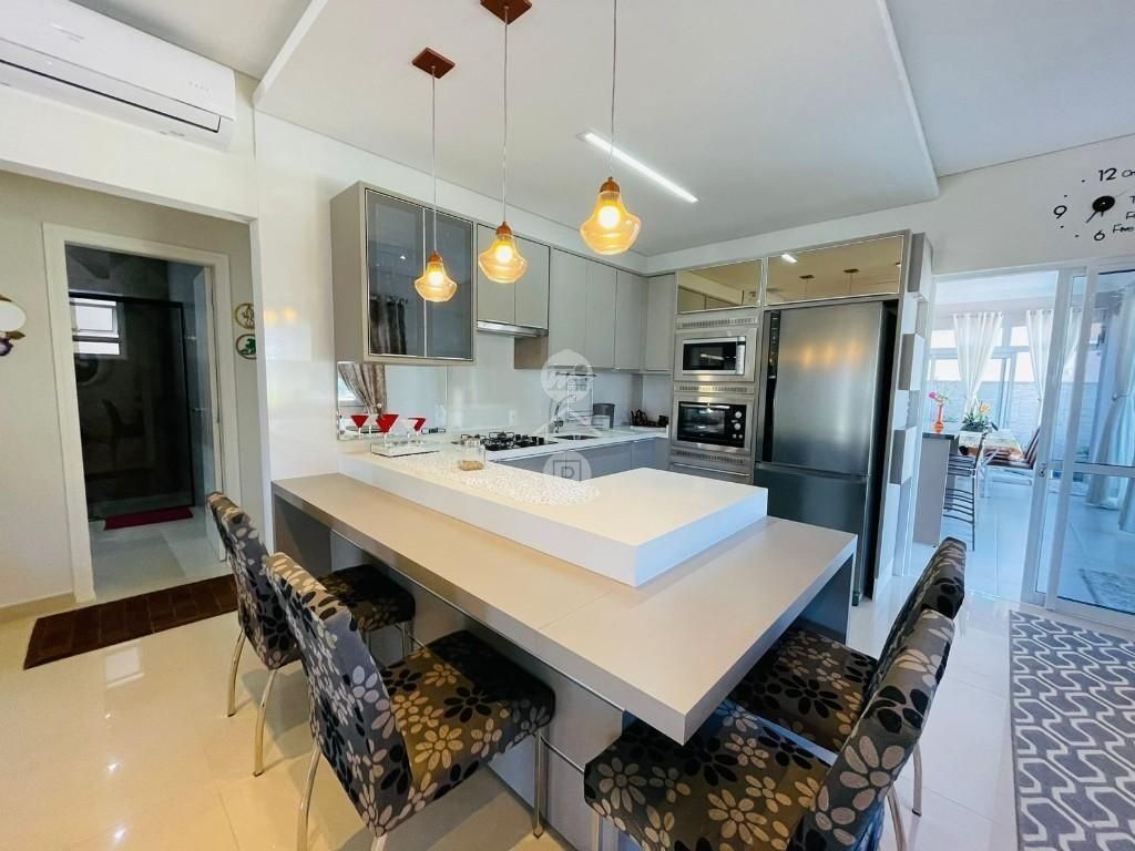 Casa em Praia de Fora, Palhoça. 3 quartos, 165m². Imagem 2 de 17