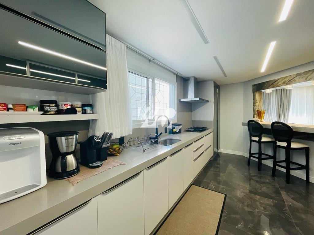 Casa em Pedra Branca, Palhoça. 4 quartos, 238m². Imagem 3 de 19