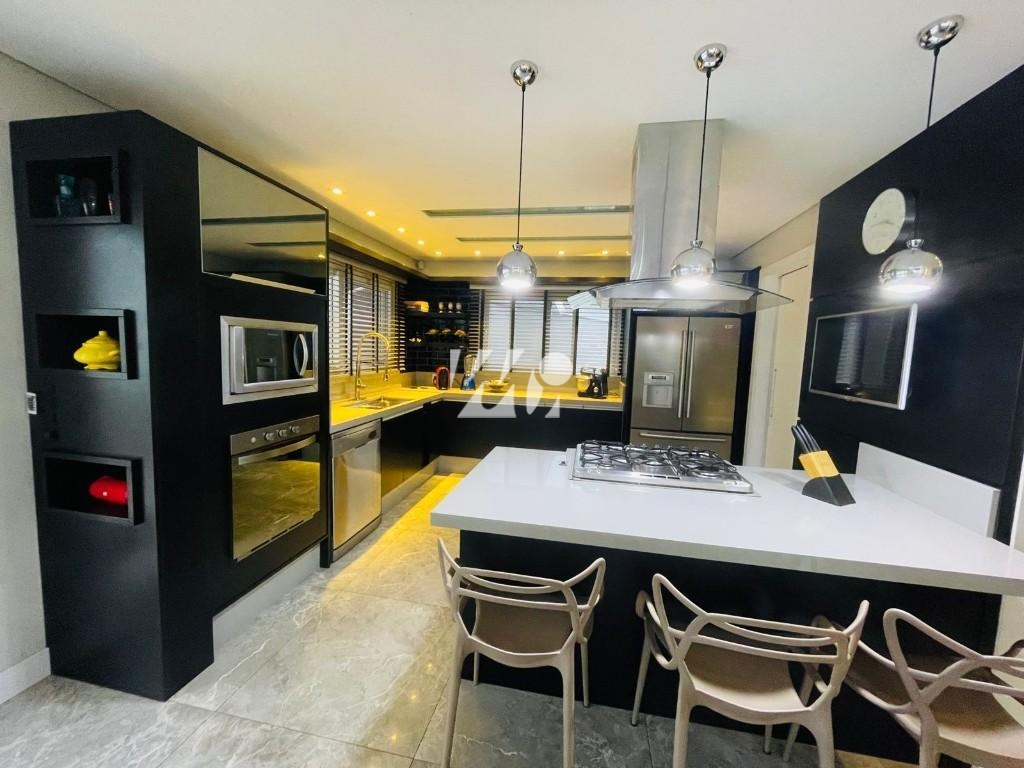 Casa em Pedra Branca, Palhoça. 4 quartos, 380m². Imagem 3 de 18