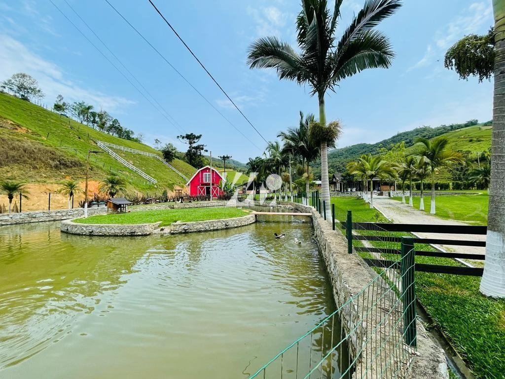 Sítio em aguas mornas , Águas Mornas. 3 quartos, 30508m². Imagem 2 de 20