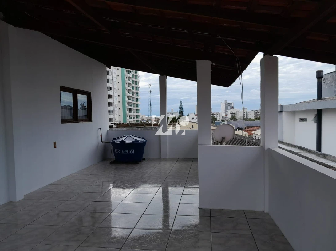Casa em Barreiros, São José. 3 quartos, 280m². Imagem 9 de 13