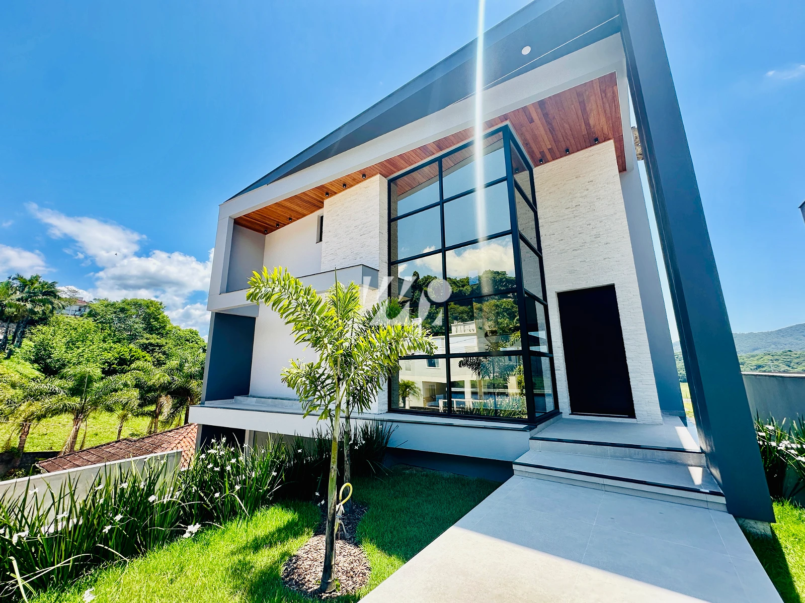 Casa em São Francisco, Santo Amaro da Imperatriz. 3 quartos, 320m². Imagem 1 de 22