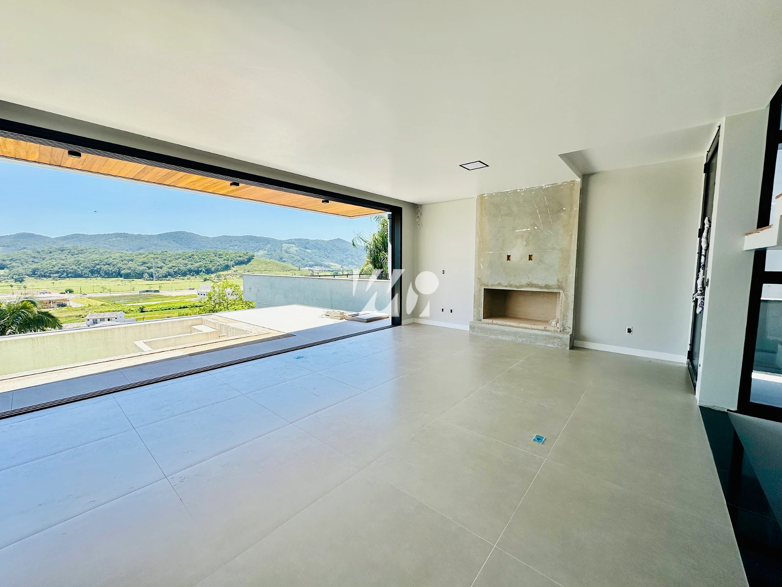 Casa em São Francisco, Santo Amaro da Imperatriz. 3 quartos, 320m². Imagem 2 de 22