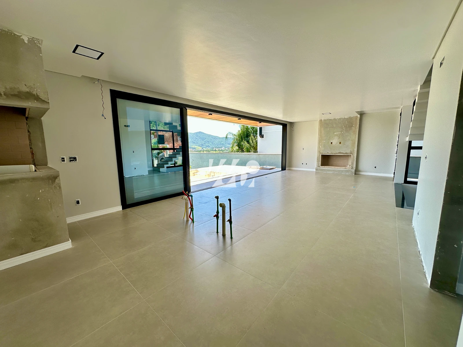 Casa em São Francisco, Santo Amaro da Imperatriz. 3 quartos, 320m². Imagem 3 de 22