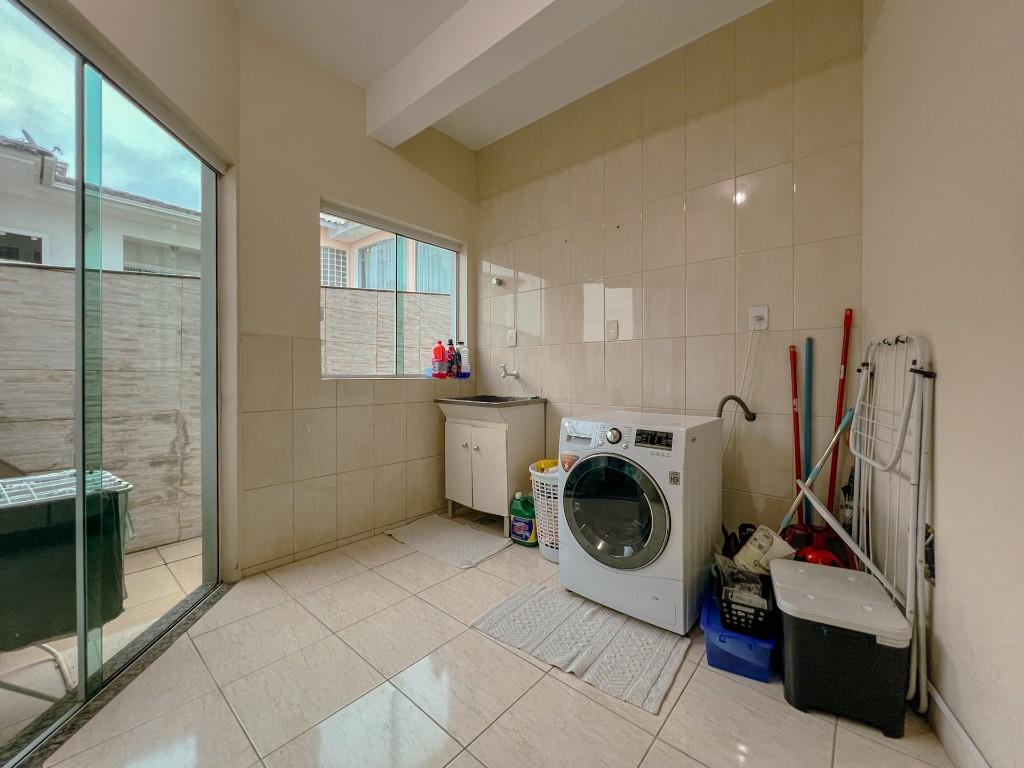 Casa em Pedra Branca, Palhoça. 3 quartos, 255m². Imagem 9 de 16