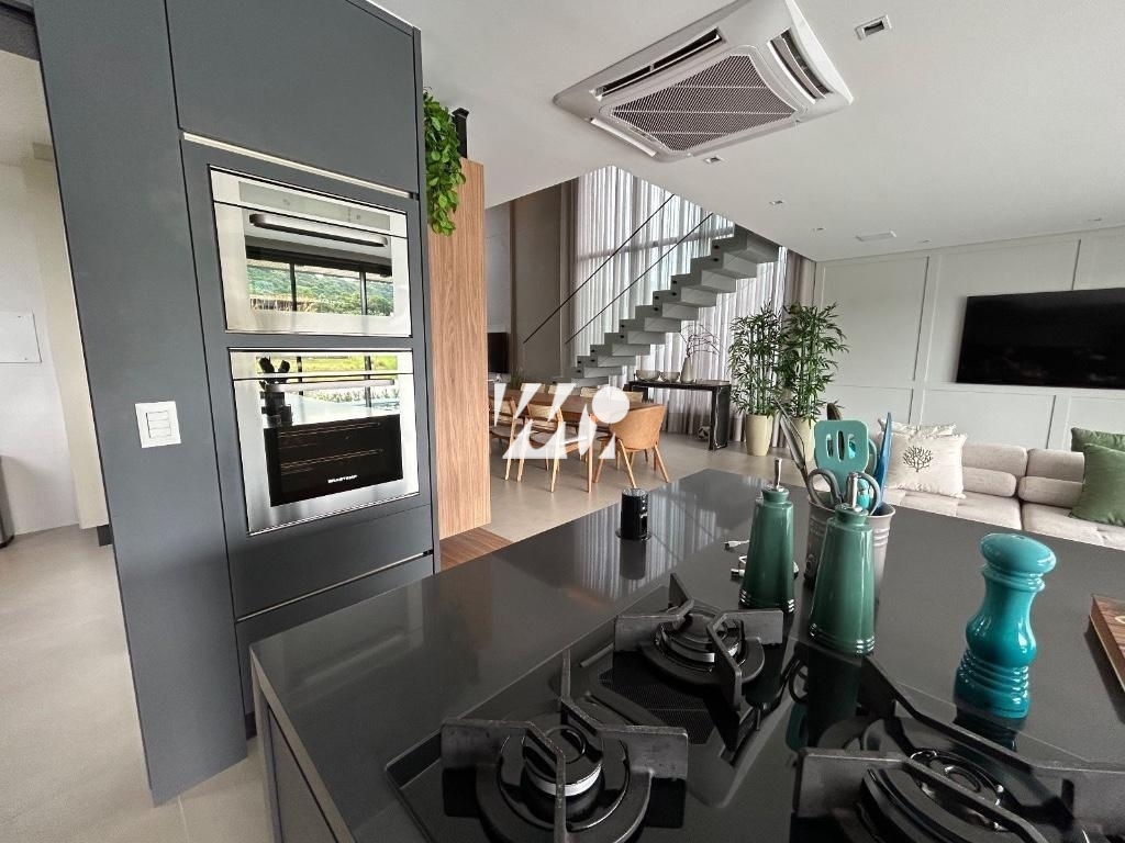 Casa em Pedra Branca, Palhoça. 3 quartos, 288m². Imagem 4 de 10