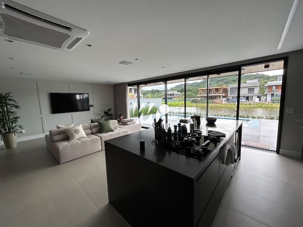 Casa em Pedra Branca, Palhoça. 3 quartos, 288m². Imagem 6 de 10