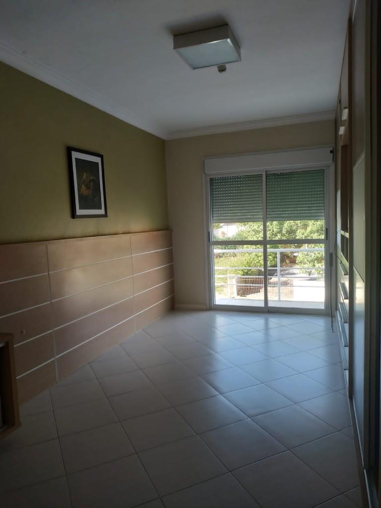 Casa em Praia de Fora, Palhoça. 3 quartos, 250m². Imagem 9 de 21