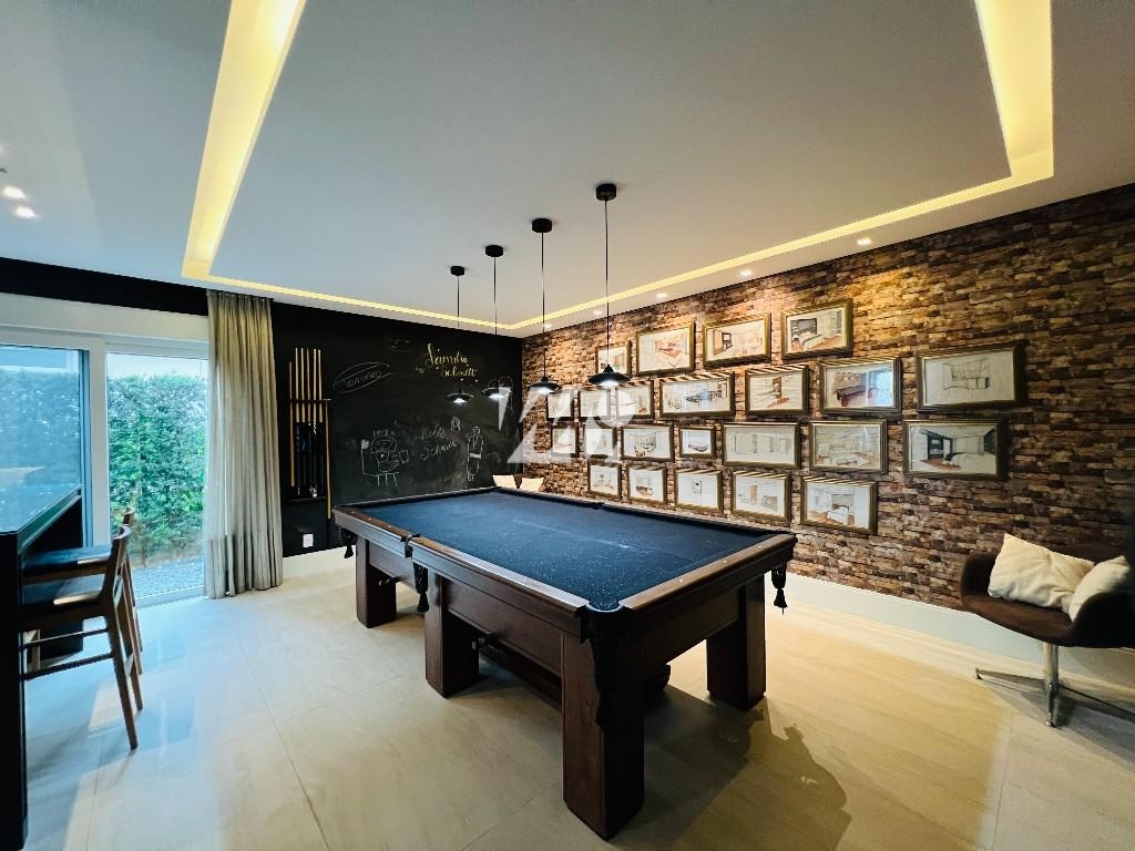 Casa em Pedra Branca, Palhoça. 4 quartos, 370m². Imagem 2 de 18