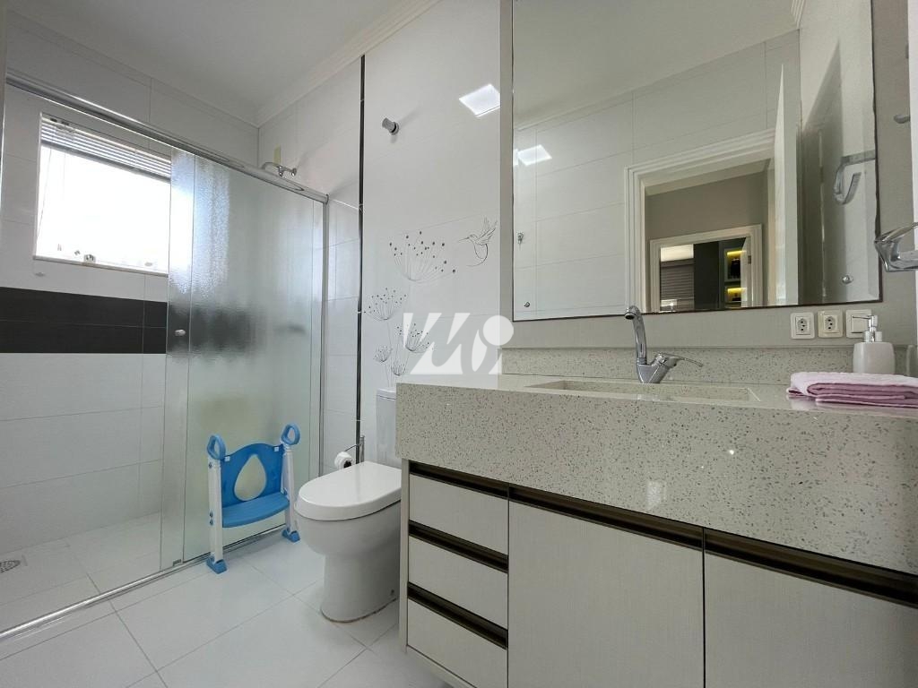 Casa em Caldas da Imperatriz, Santo Amaro da Imperatriz. 3 quartos, 217m². Imagem 13 de 19