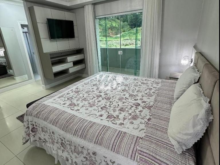 Casa em Caldas da Imperatriz, Santo Amaro da Imperatriz. 3 quartos, 217m². Imagem 8 de 19