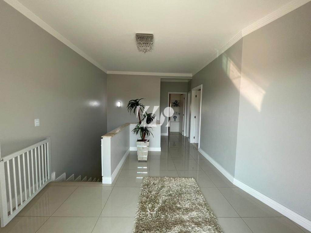 Casa em Caldas da Imperatriz, Santo Amaro da Imperatriz. 3 quartos, 217m². Imagem 7 de 19