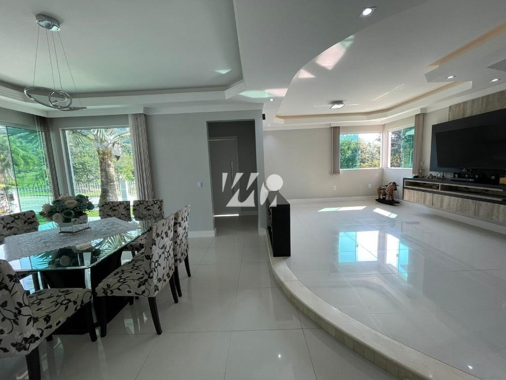 Casa em Caldas da Imperatriz, Santo Amaro da Imperatriz. 3 quartos, 217m². Imagem 5 de 19