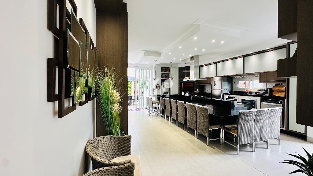 Casa em Pedra Branca, Palhoça. 4 quartos, 249m². Imagem 6 de 14