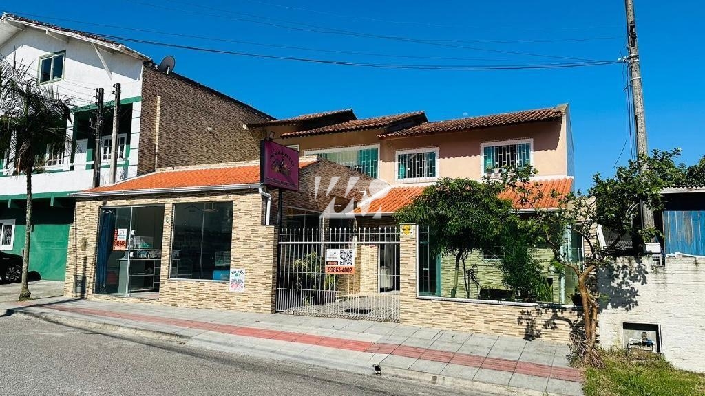 Casa em Madri, Palhoça. 2 quartos, 378m². Imagem 1 de 24