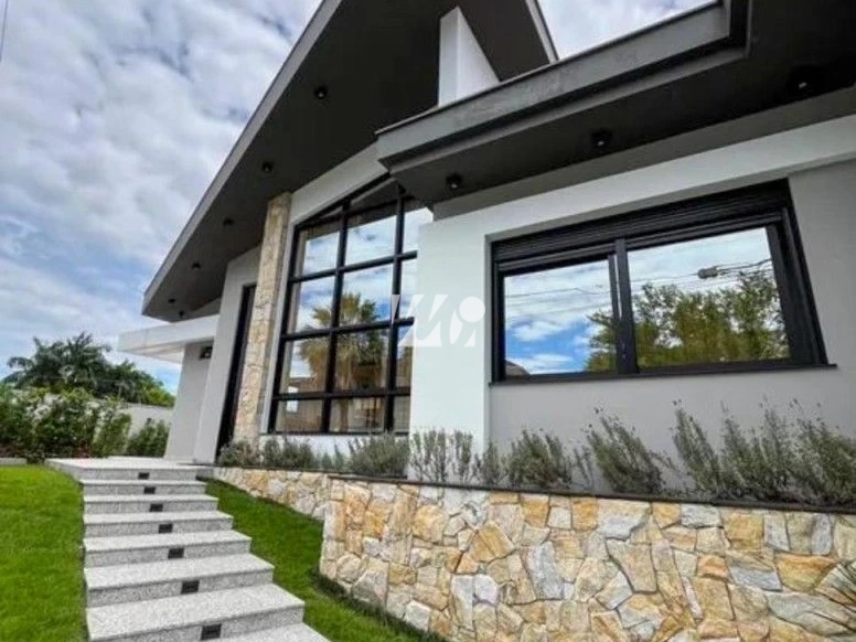 Casa em Pedra Branca, Palhoça. 3 quartos, 250m². Imagem 1 de 21