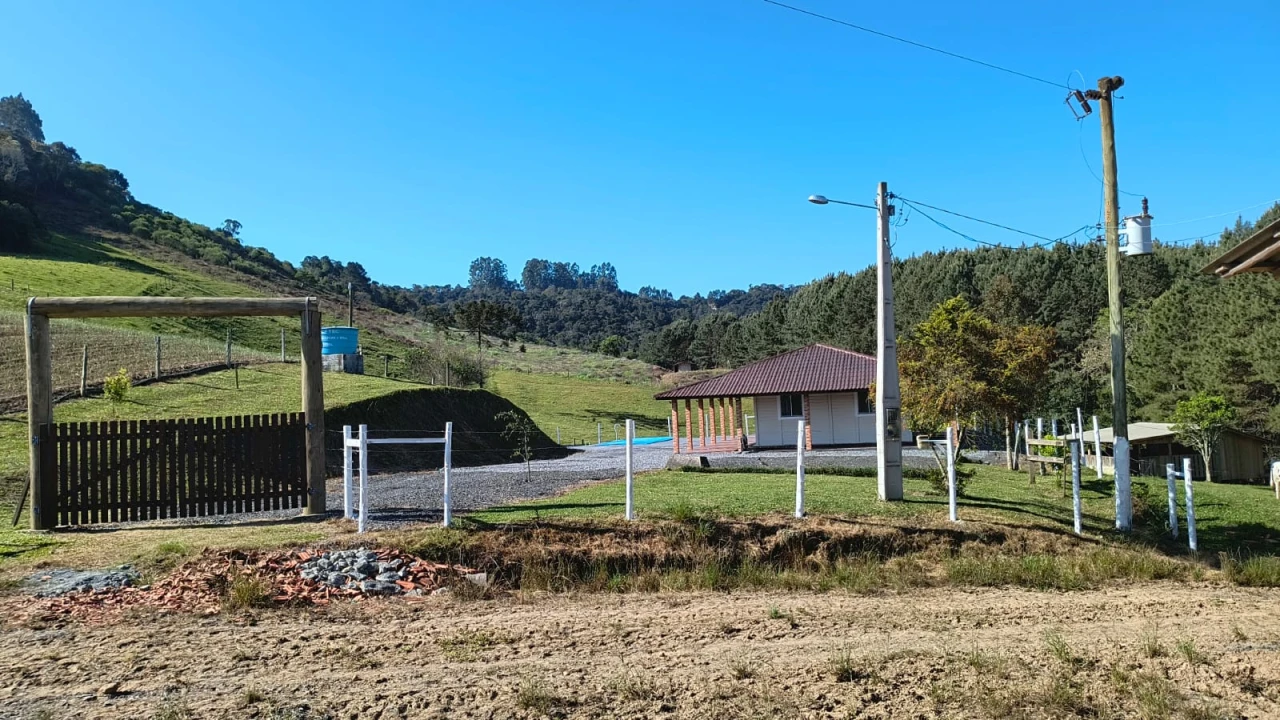 Sítio em Arnópolis, Alfredo Wagner. 3 quartos, 150m². Imagem 3 de 11