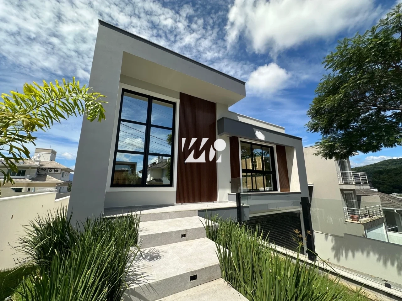 Casa em Pedra Branca, Palhoça. 4 quartos, 317m². Imagem 1 de 16