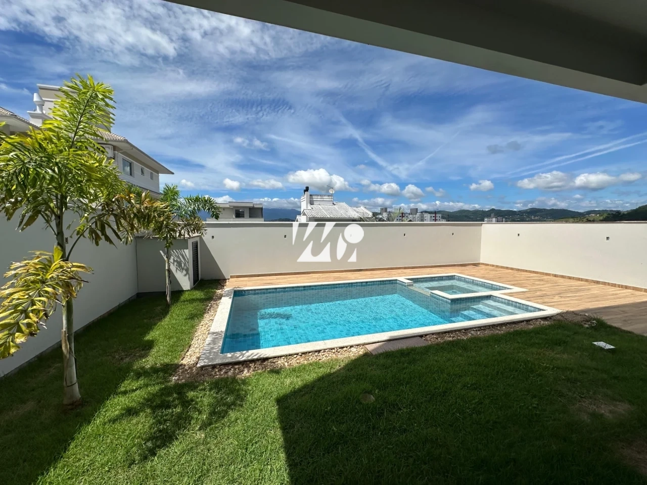 Casa em Pedra Branca, Palhoça. 4 quartos, 317m². Imagem 2 de 16