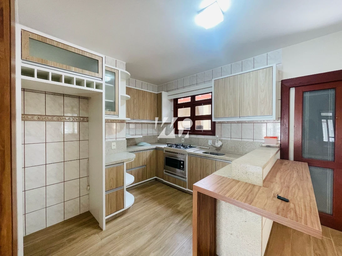 Casa em Aririú, Palhoça. 5 quartos, 198m². Imagem 4 de 13