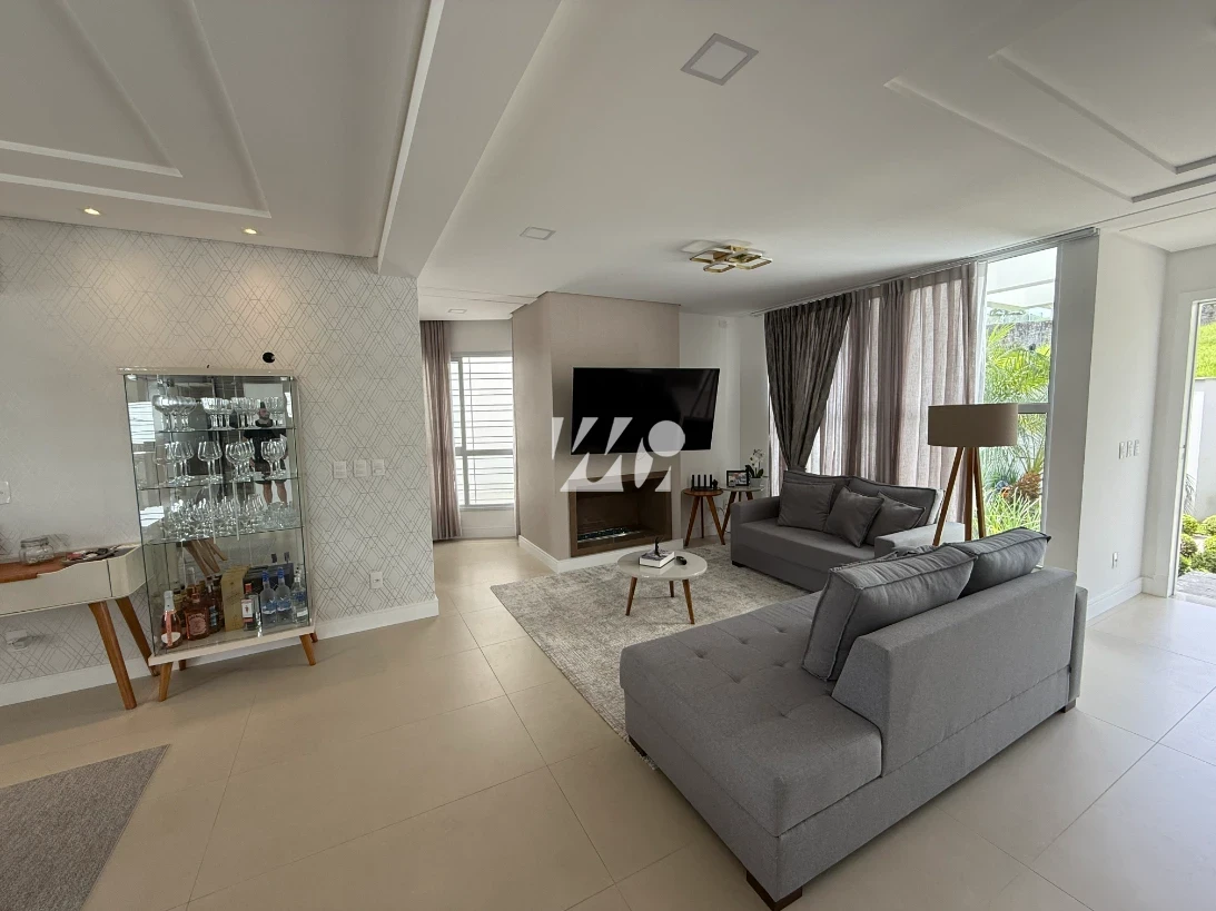 Casa em Pedra Branca, Palhoça. 3 quartos, 640m². Imagem 2 de 20