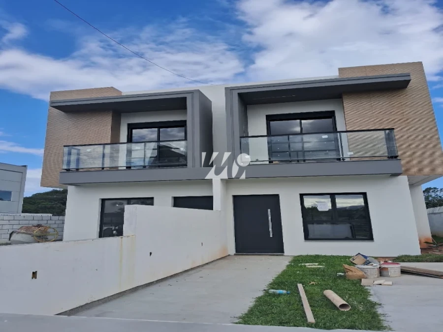 Sobrado Geminado em Sertão do Maruim, São José. 3 quartos, 110m². Imagem 1 de 4