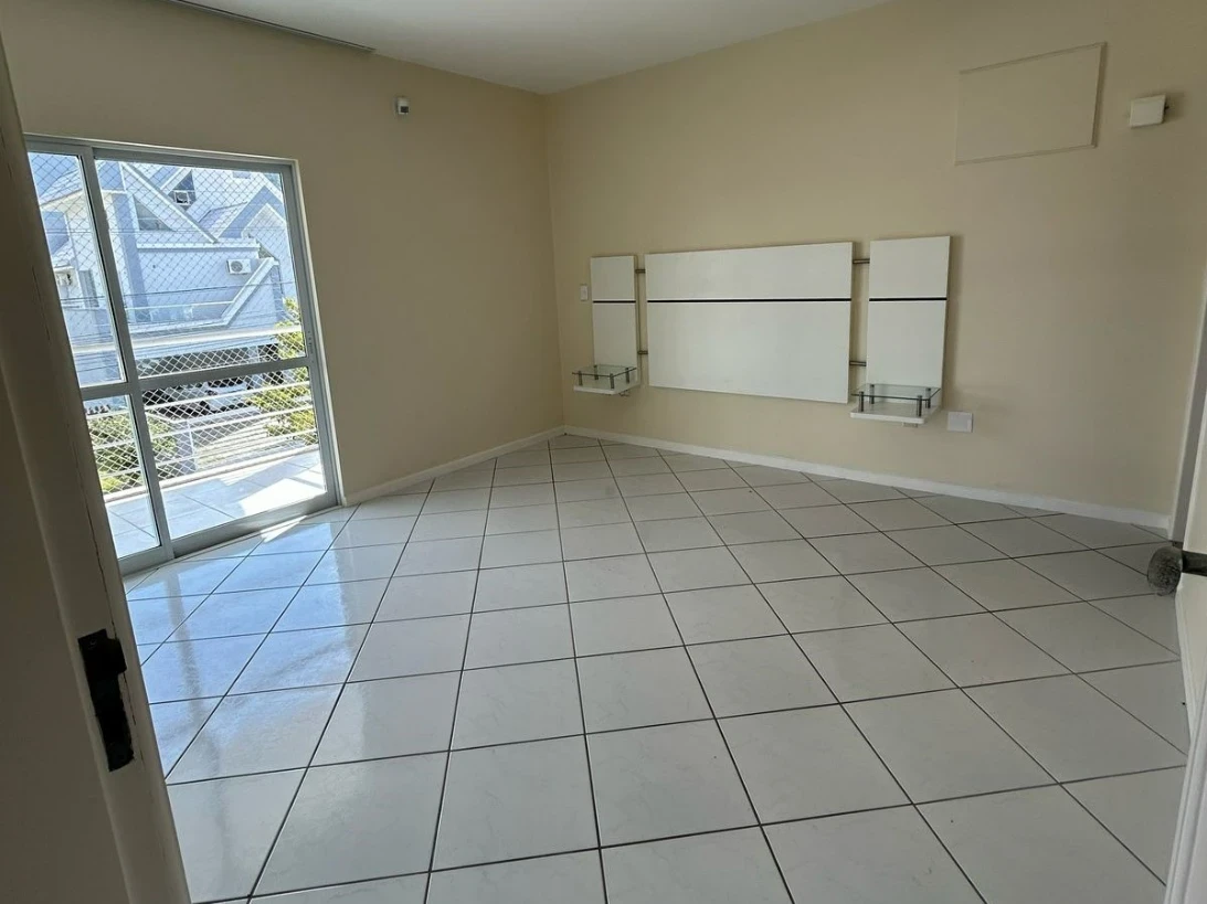 Casa em Pedra Branca, Palhoça. 3 quartos, 233m². Imagem 5 de 18