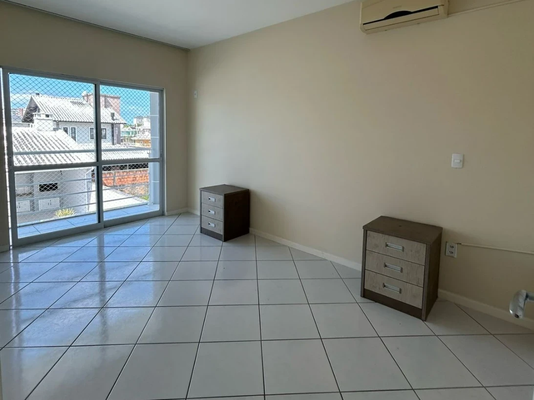 Casa em Pedra Branca, Palhoça. 3 quartos, 233m². Imagem 8 de 18