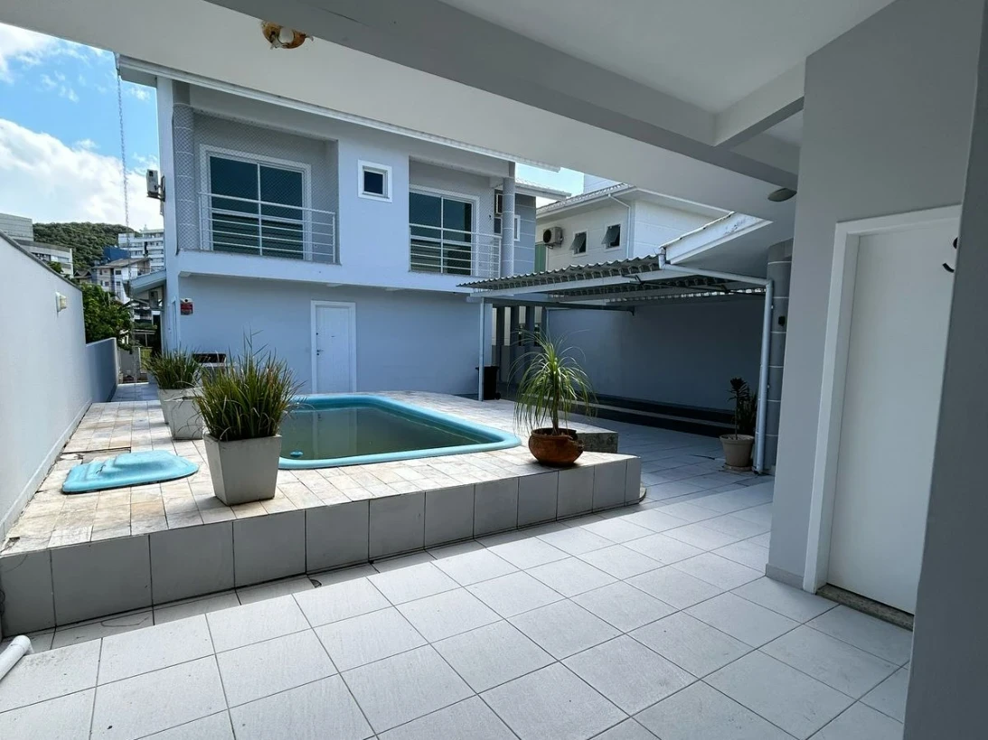 Casa em Pedra Branca, Palhoça. 3 quartos, 233m². Imagem 11 de 18