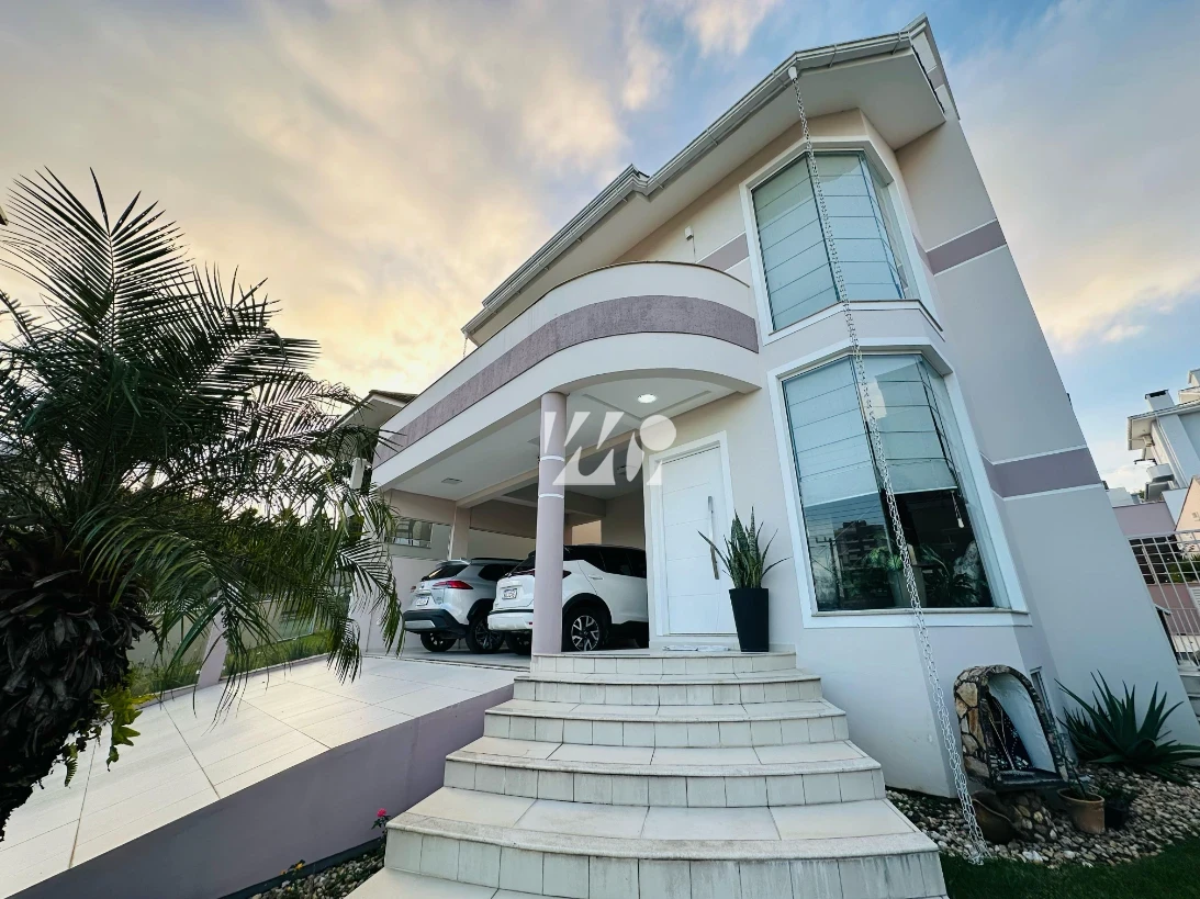 Casa em Pedra Branca, Palhoça. 4 quartos, 261m². Imagem 1 de 17