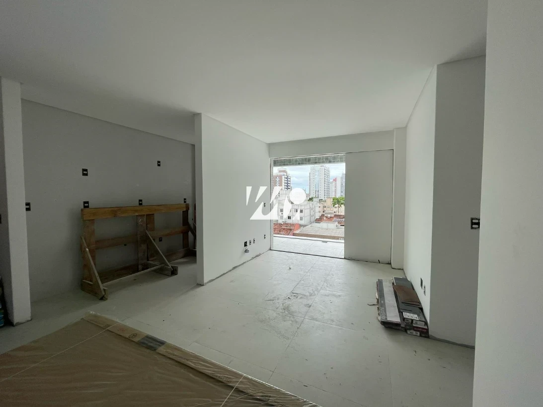 Apartamento em Kobrasol, São José. 2 quartos, 69m². Imagem 2 de 12