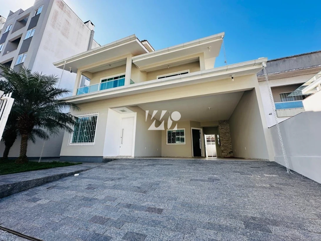 Casa em Pagani, Palhoça. 3 quartos, 196m². Imagem 1 de 16