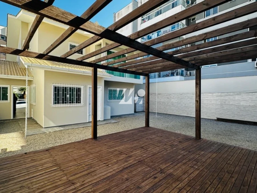 Casa em Pagani, Palhoça. 3 quartos, 196m². Imagem 3 de 16