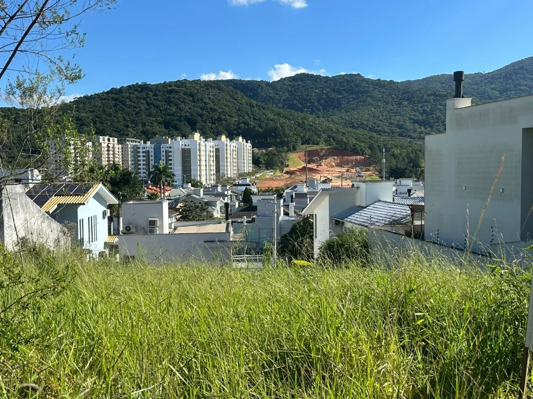 Terreno em Pedra Branca, Palhoça. 0 quartos, 0m². Imagem 2 de 2