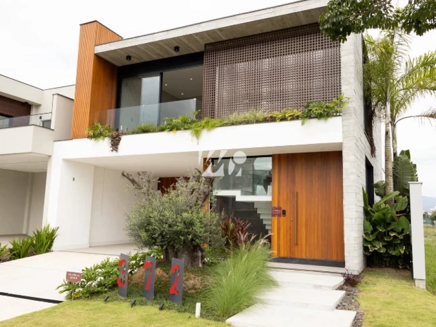 Casa em Pedra Branca, Palhoça. 3 quartos, 284m². Imagem 1 de 19