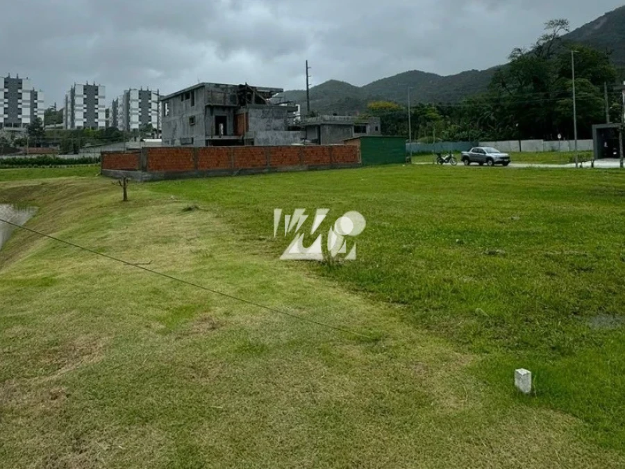 Terreno em Pedra Branca, Palhoça. 0 quartos, 0m². Imagem 1 de 2