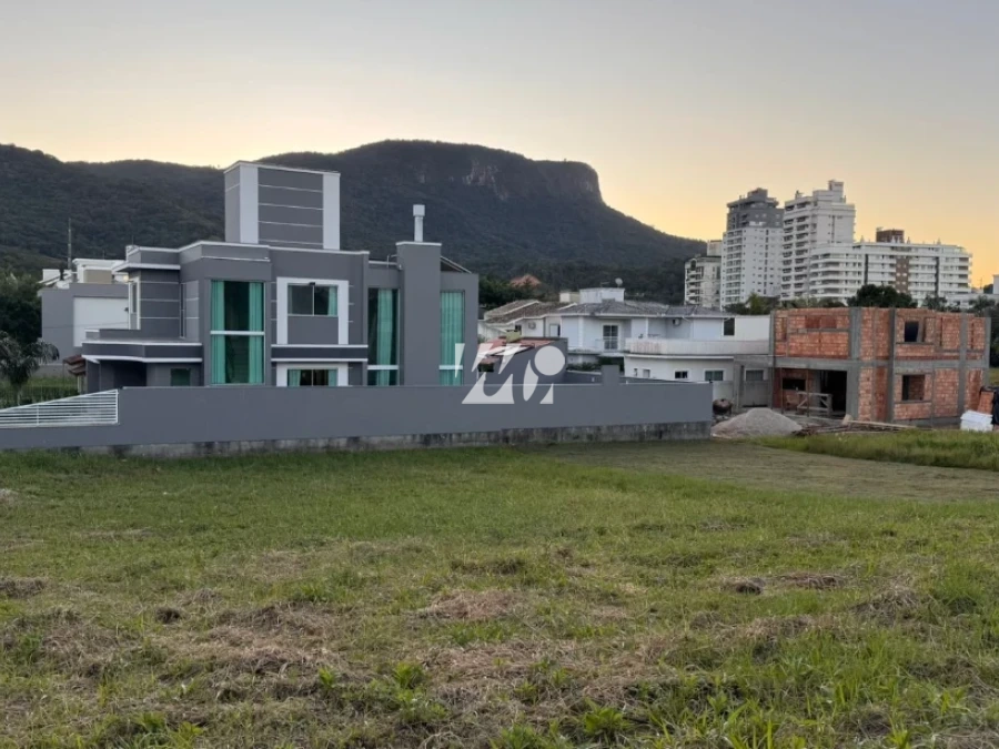 Terreno em Pedra Branca, Palhoça. 0 quartos, 0m². Imagem 1 de 4
