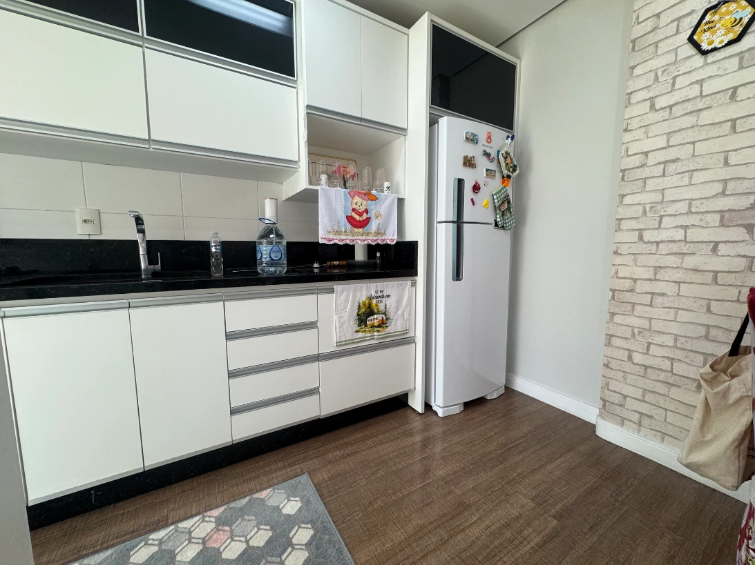 Apartamento em Ponta de Baixo, São José. 2 quartos, 58m². Imagem 4 de 33