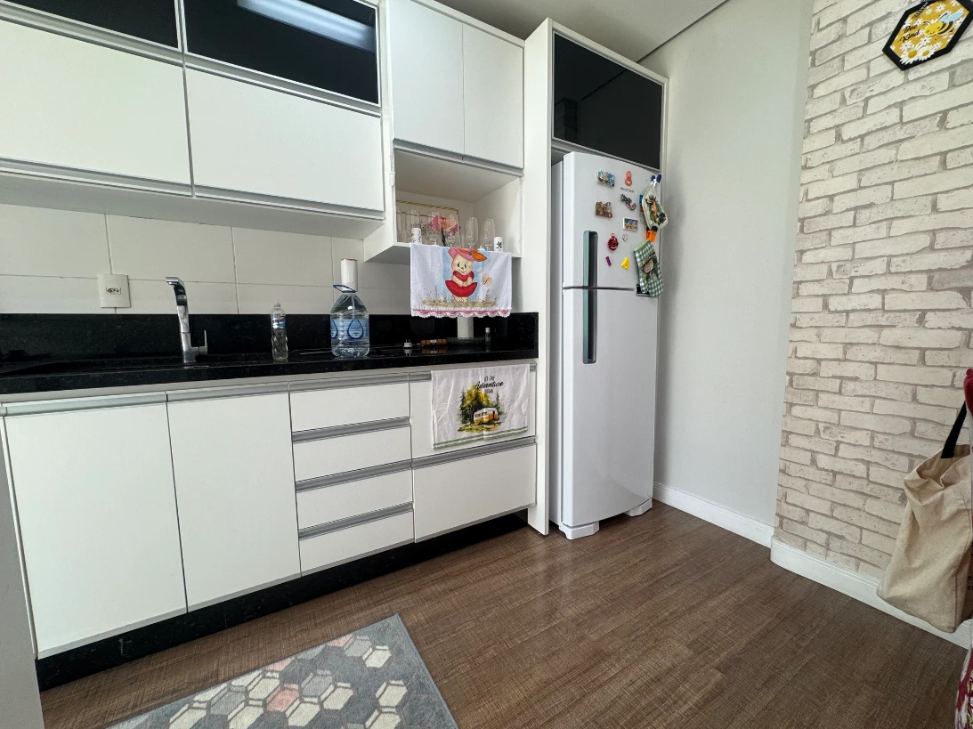 Apartamento em Ponta de Baixo, São José. 2 quartos, 58m². Imagem 5 de 33