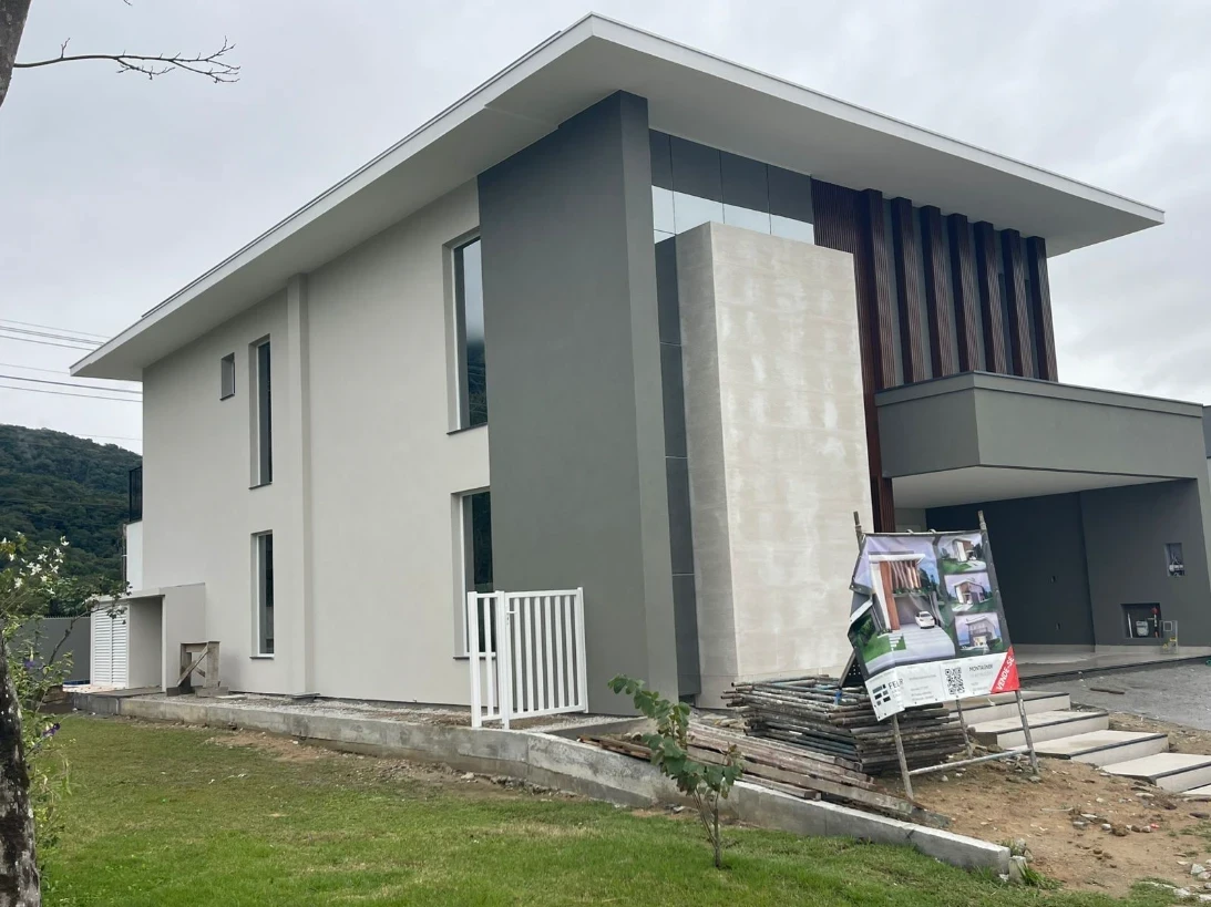 Casa em Pedra Branca, Palhoça. 4 quartos, 275m². Imagem 1 de 4
