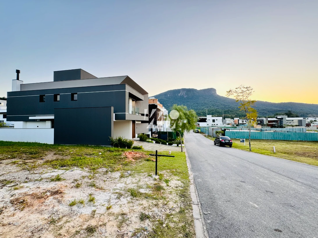 Terreno em Pedra Branca, Palhoça. 0 quartos, 0m². Imagem 1 de 12