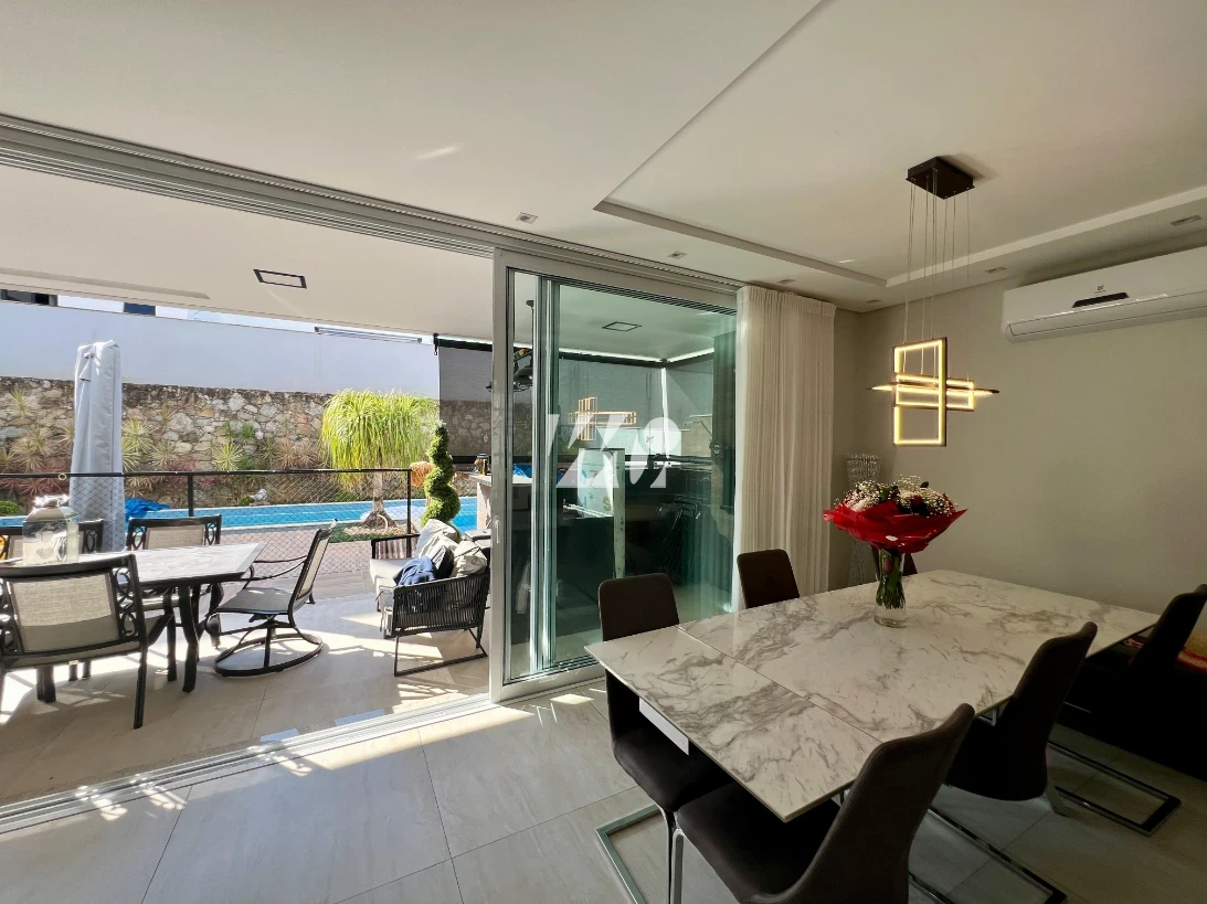 Casa em Pedra Branca, Palhoça. 4 quartos, 291m². Imagem 2 de 8