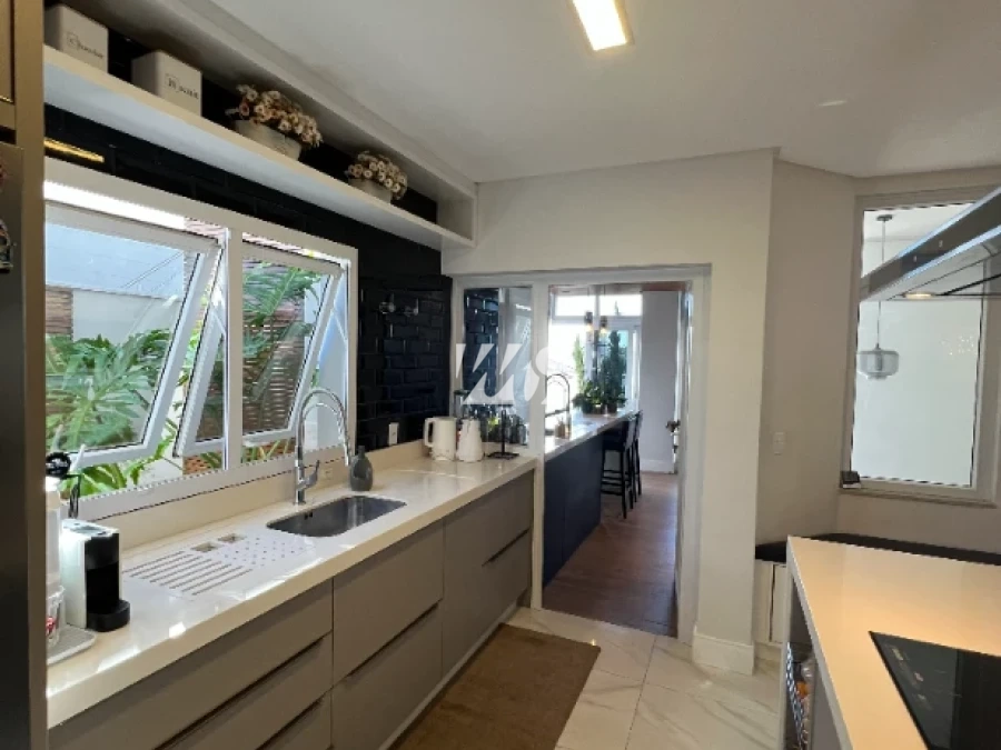 Casa em Pedra Branca, Palhoça. 3 quartos, 341m². Imagem 2 de 25