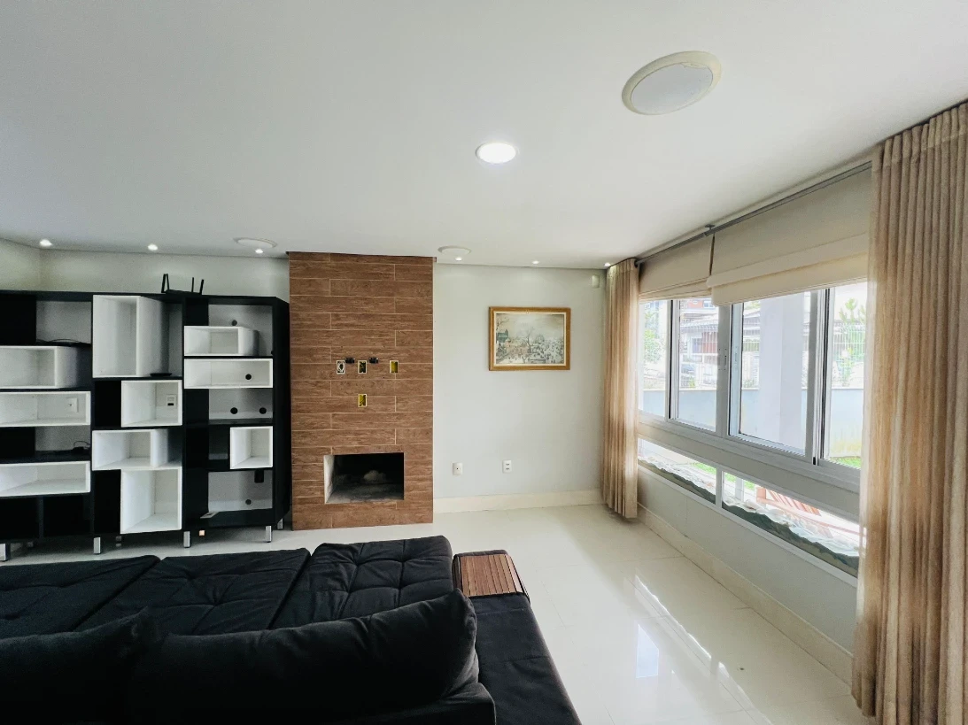 Casa em Pedra Branca, Palhoça. 4 quartos, 217m². Imagem 3 de 17