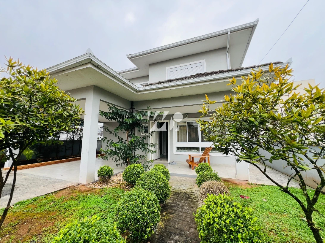 Casa em Pedra Branca, Palhoça. 4 quartos, 217m². Imagem 1 de 17