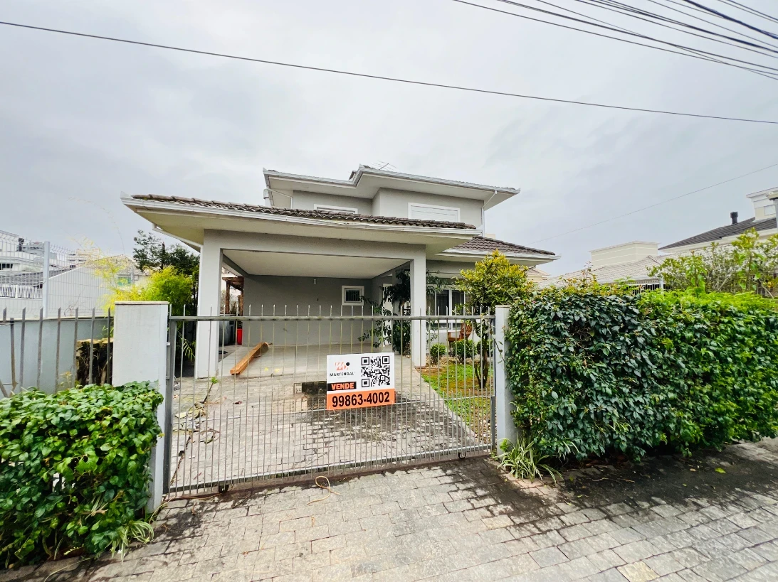 Casa em Pedra Branca, Palhoça. 4 quartos, 217m². Imagem 2 de 17