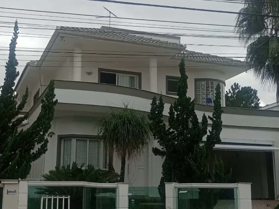 Casa em Pedra Branca, Palhoça. 3 quartos, 239m². Imagem 1 de 18