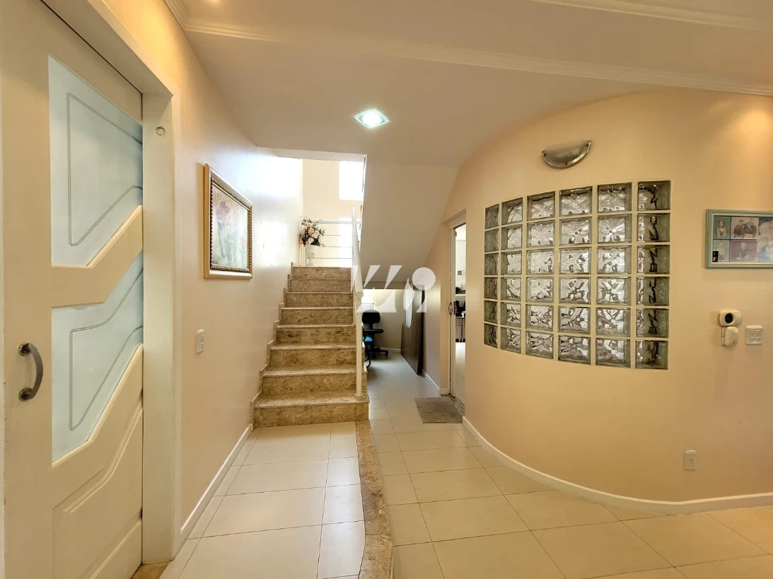 Casa em Pedra Branca, Palhoça. 3 quartos, 239m². Imagem 6 de 18